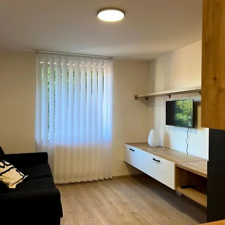 Cozy Centre Of 10 *